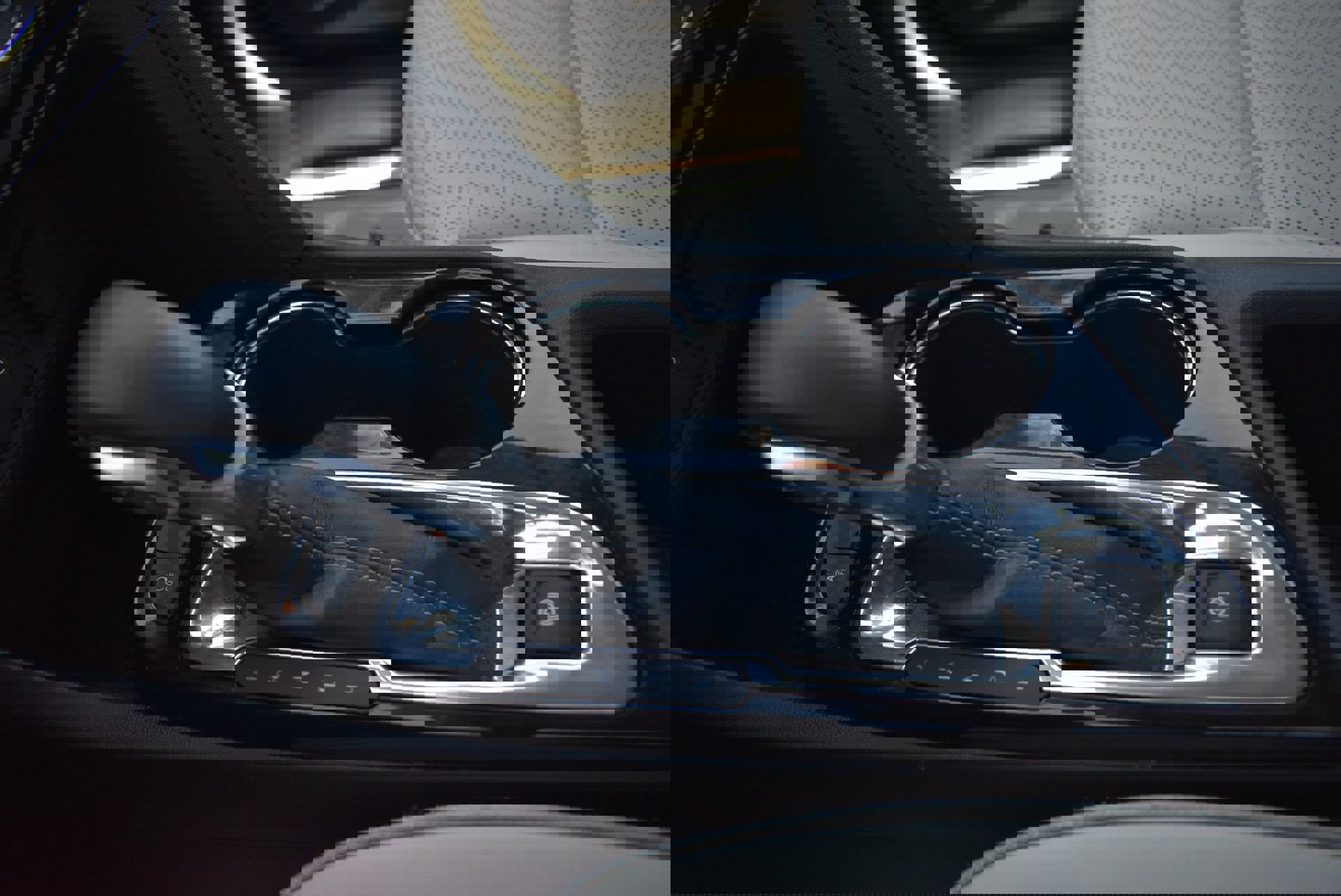 Used 2023 Buick Encore GX Essence w/ Experience Buick Package FWD image 32