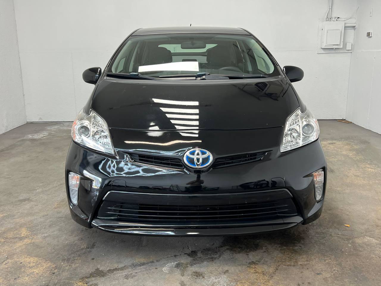 Used 2014 Toyota Prius Three w/ Solar Roof Package FWD image 2