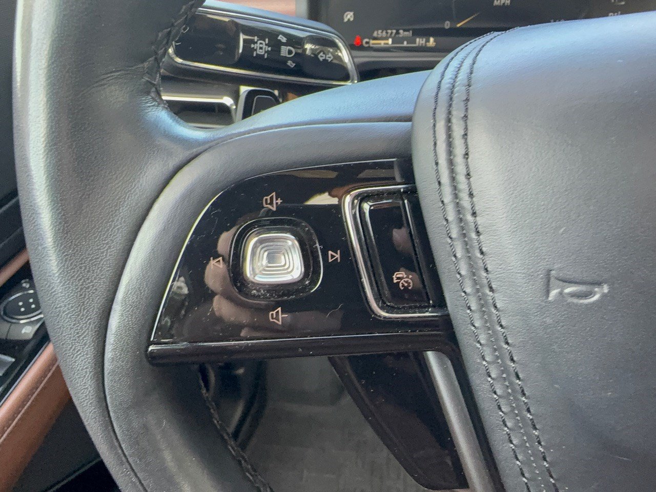Used 2022 Lincoln Aviator Reserve w/ Equipment Group 201A AWD/4WD image 18