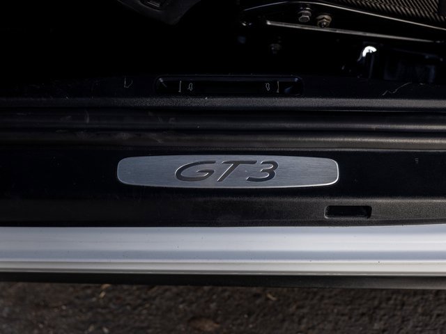 Used 2015 Porsche 911 GT3 w/ Carbon Interior Package image 27