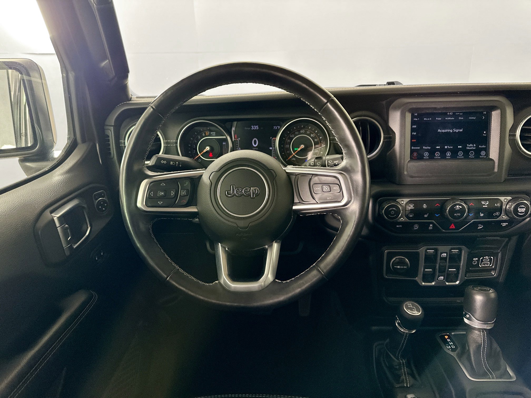 Used 2018 Jeep Wrangler Unlimited Sahara w/ Cold Weather Group AWD/4WD image 27
