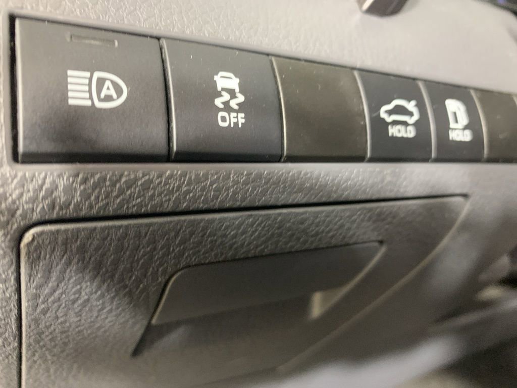 Used 2021 Toyota Camry LE FWD image 19