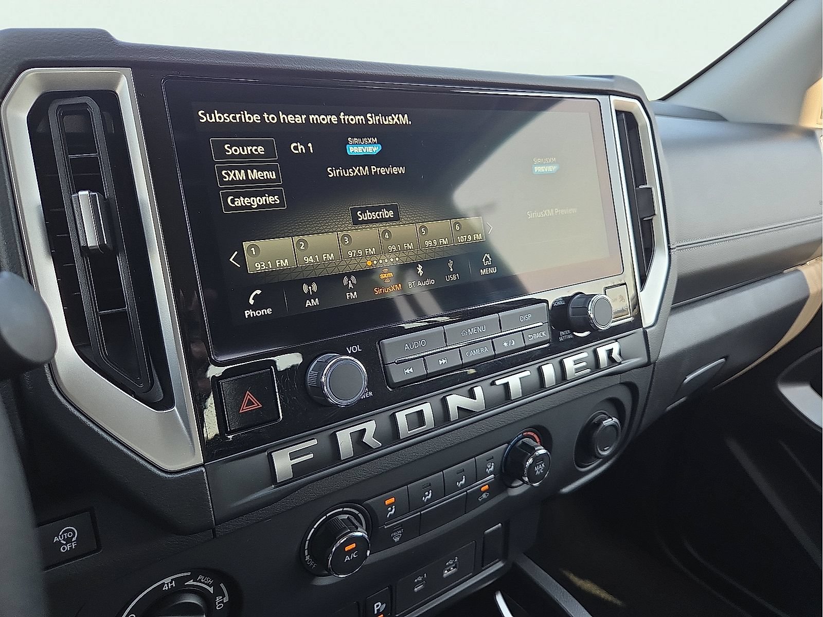 Used 2025 Nissan Frontier SV AWD/4WD image 16