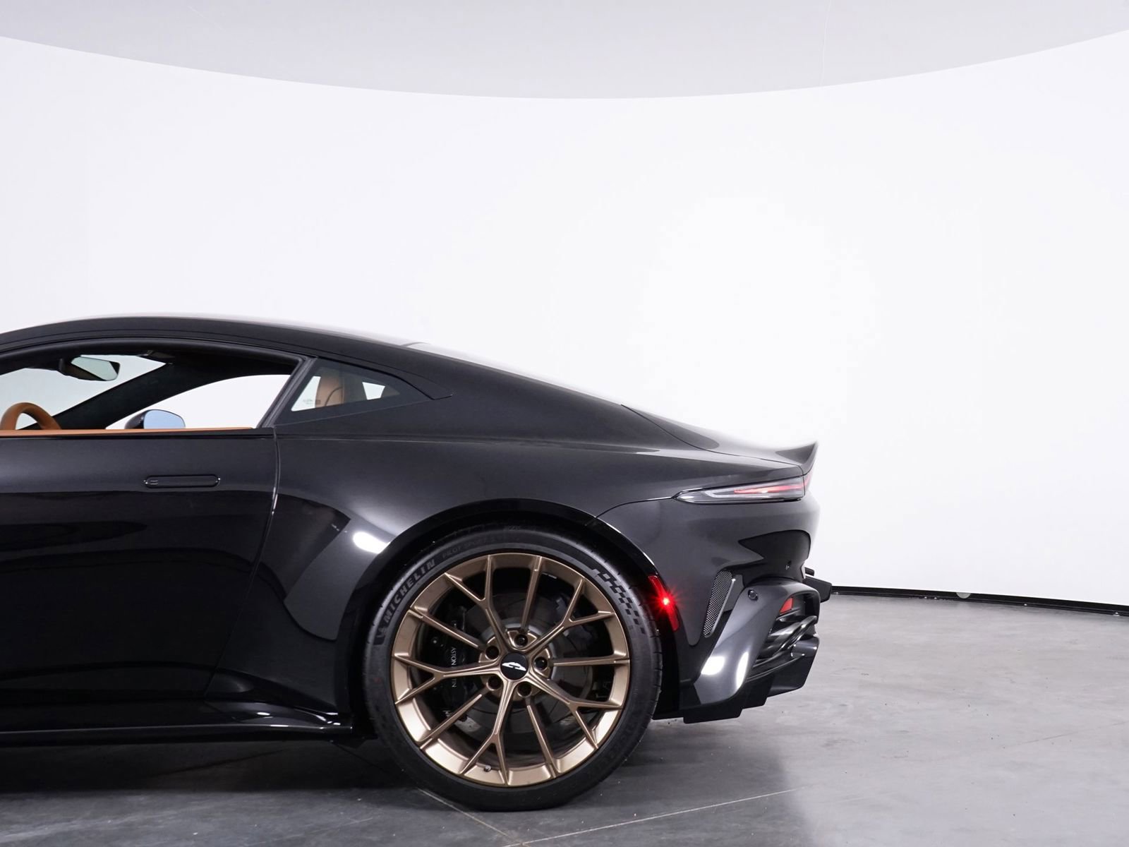 New 2026 Aston Martin V8 Vantage Coupe image 22