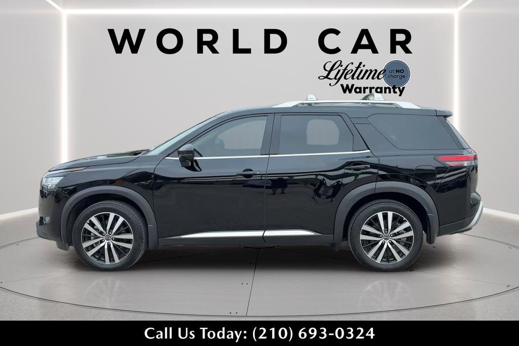 Used 2024 Nissan Pathfinder Platinum w/ Cargo Package FWD image 4