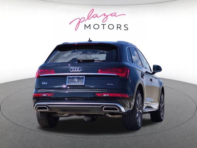 Used 2023 Audi Q5 2.0T Premium w/ Convenience Package AWD/4WD image 5