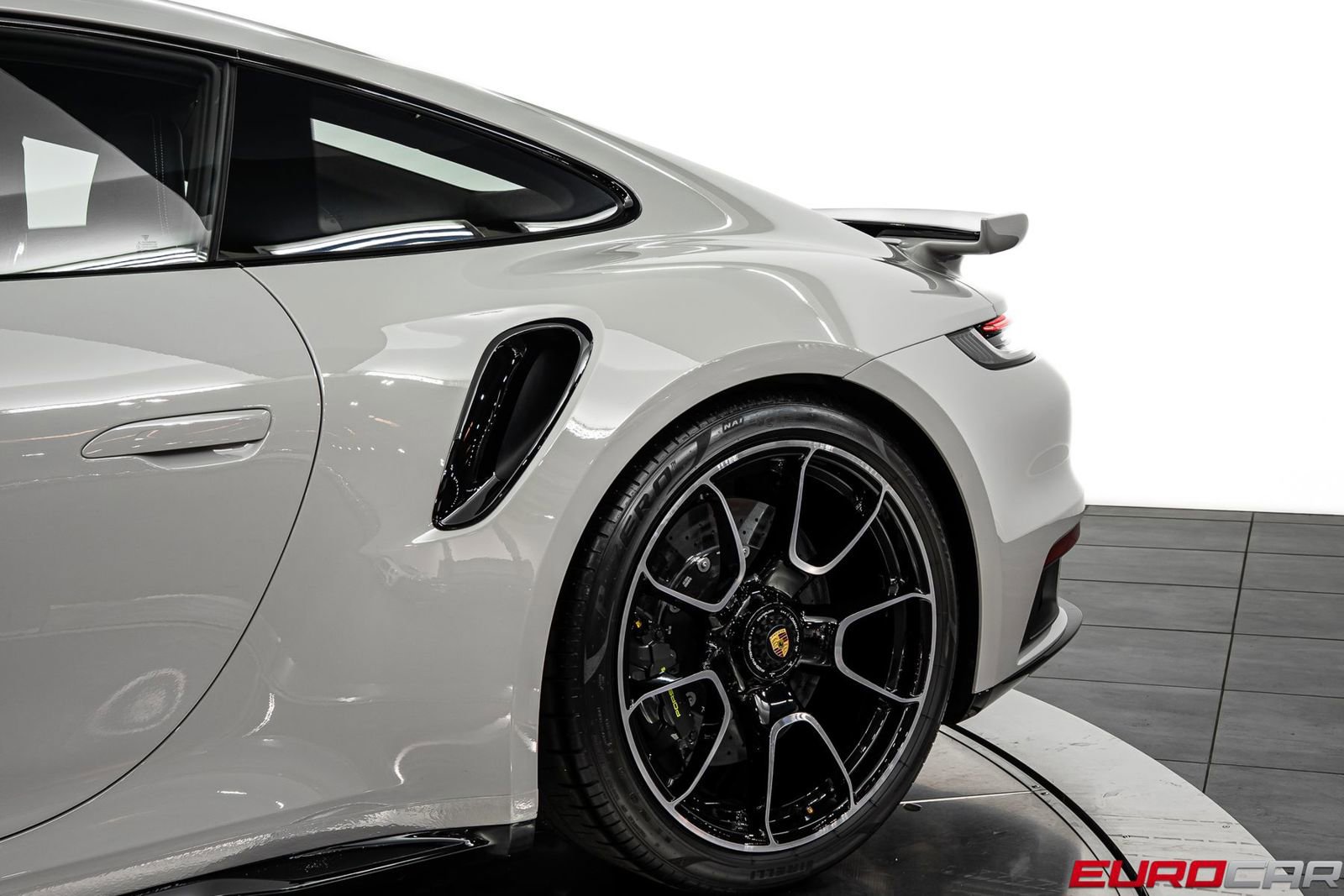 Used 2025 Porsche 911 Turbo S AWD/4WD image 17