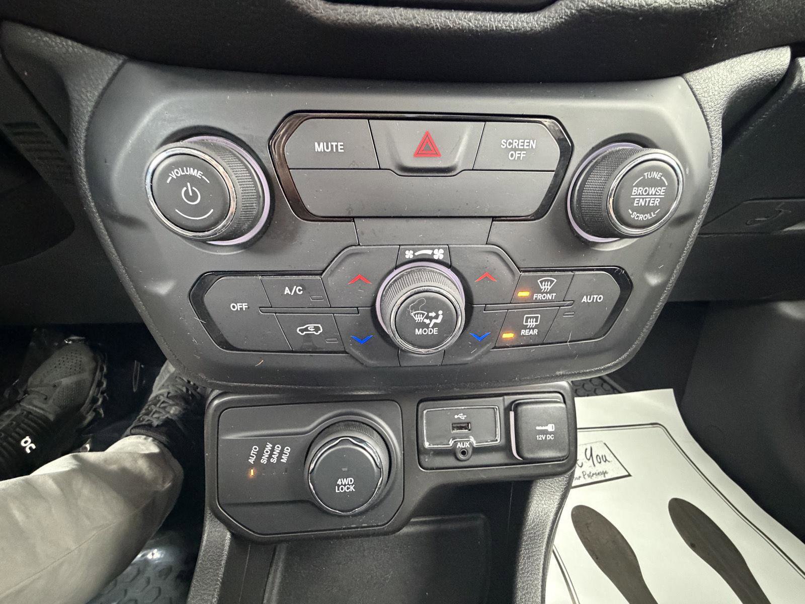 Used 2020 Jeep Renegade Limited image 19