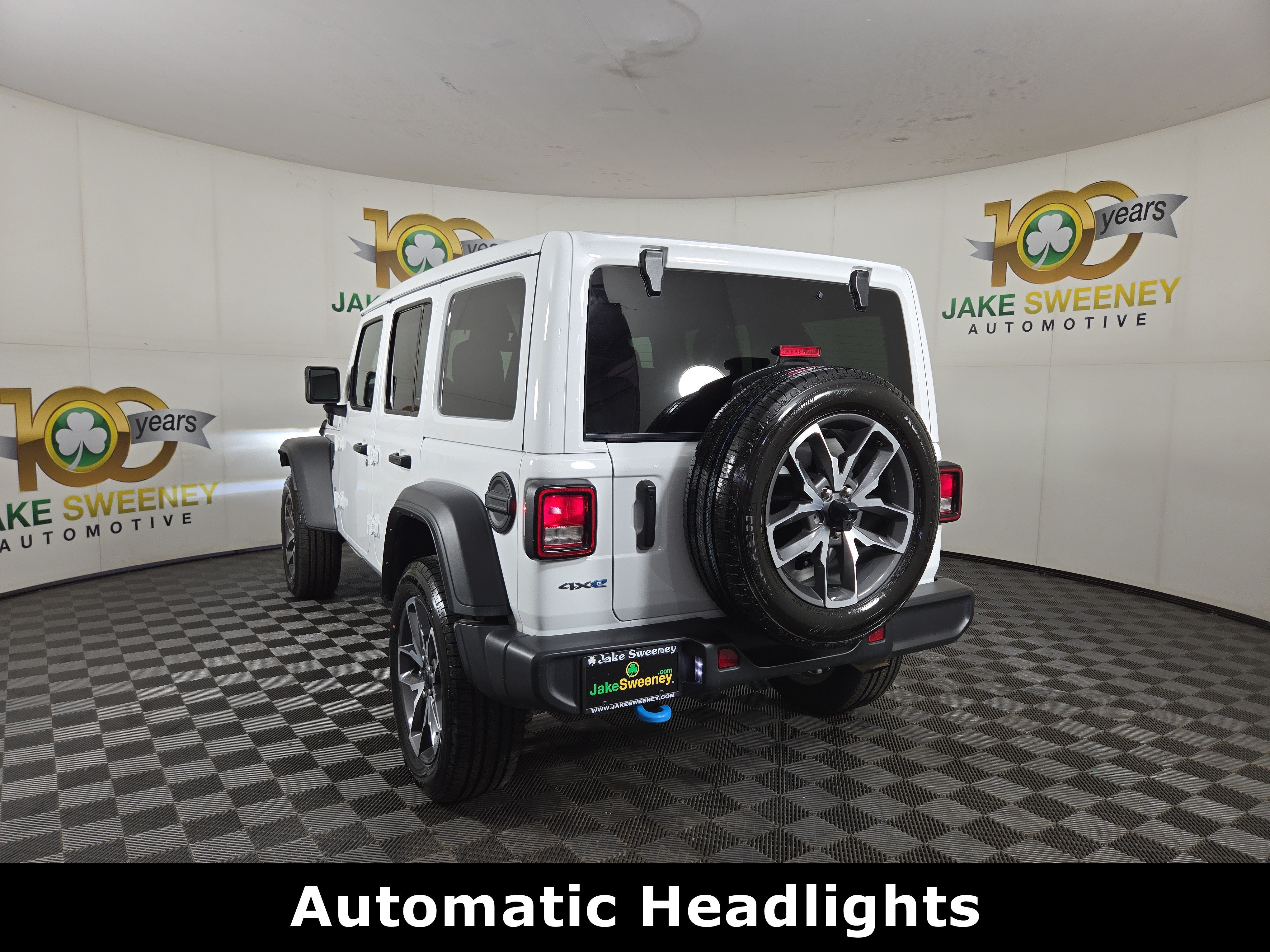 Certified 2024 Jeep Wrangler Unlimited w/ Convenience Group AWD/4WD image 7