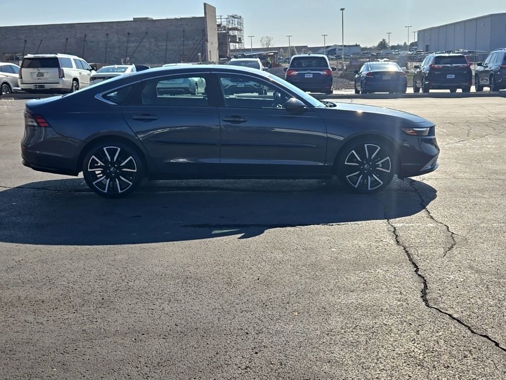 Used 2025 Honda Accord Touring image 9