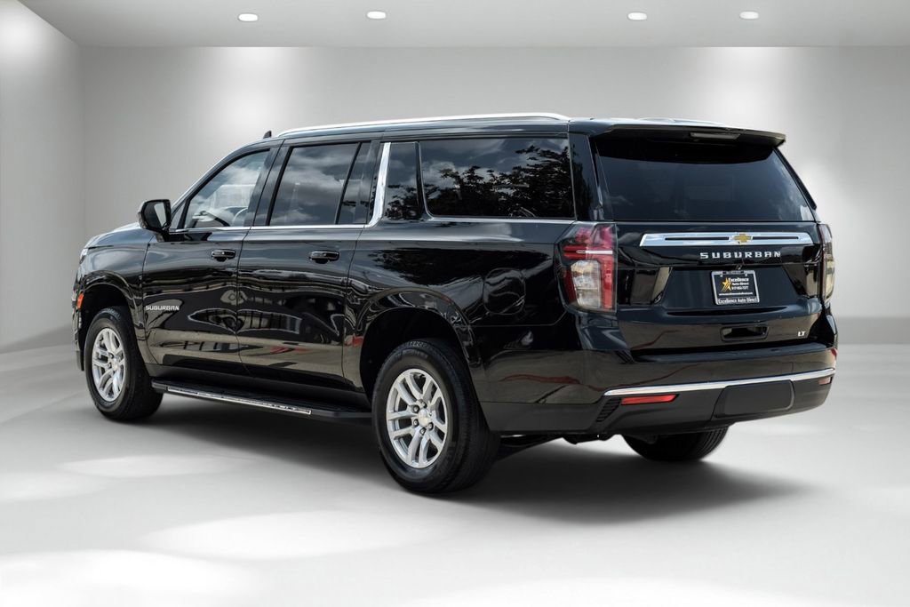 Used 2023 Chevrolet Suburban LT RWD image 8