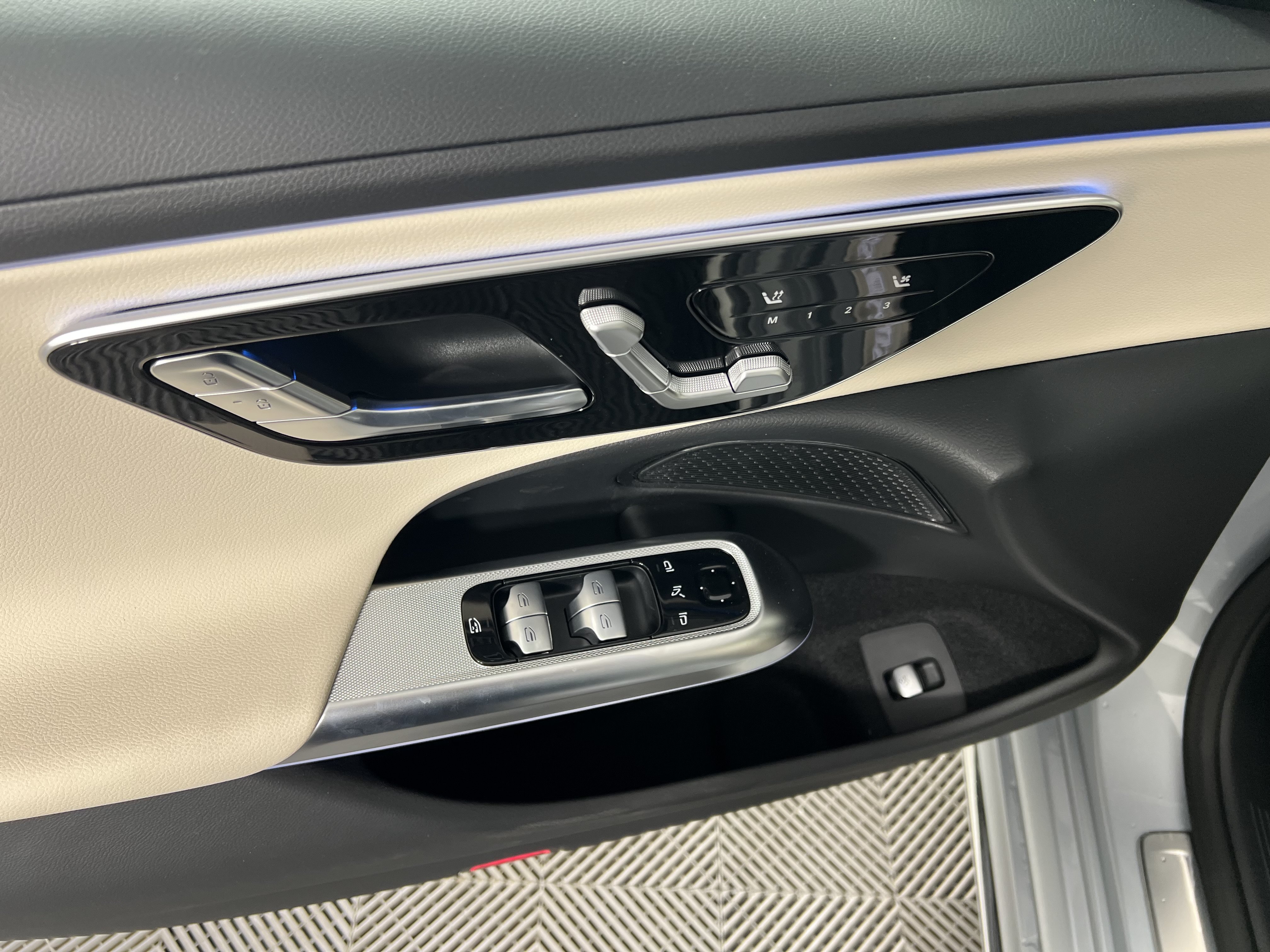 New 2026 Mercedes-Benz E 350 4MATIC Sedan image 18