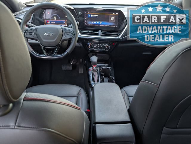Used 2025 Chevrolet Trax RS w/ Sunroof Package FWD image 18