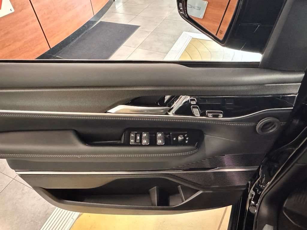 New 2026 Jeep Grand Wagoneer Summit w/ Premium Group III AWD/4WD image 9