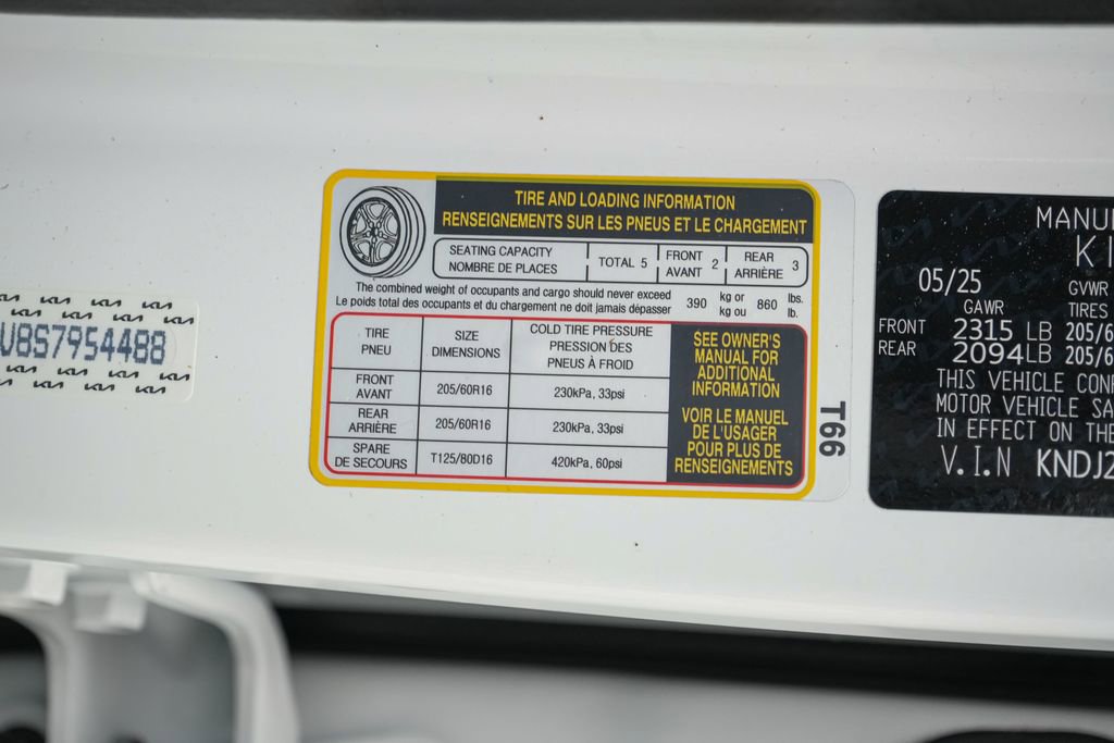 Used 2025 Kia Soul LX w/ LX Technology Package FWD image 23