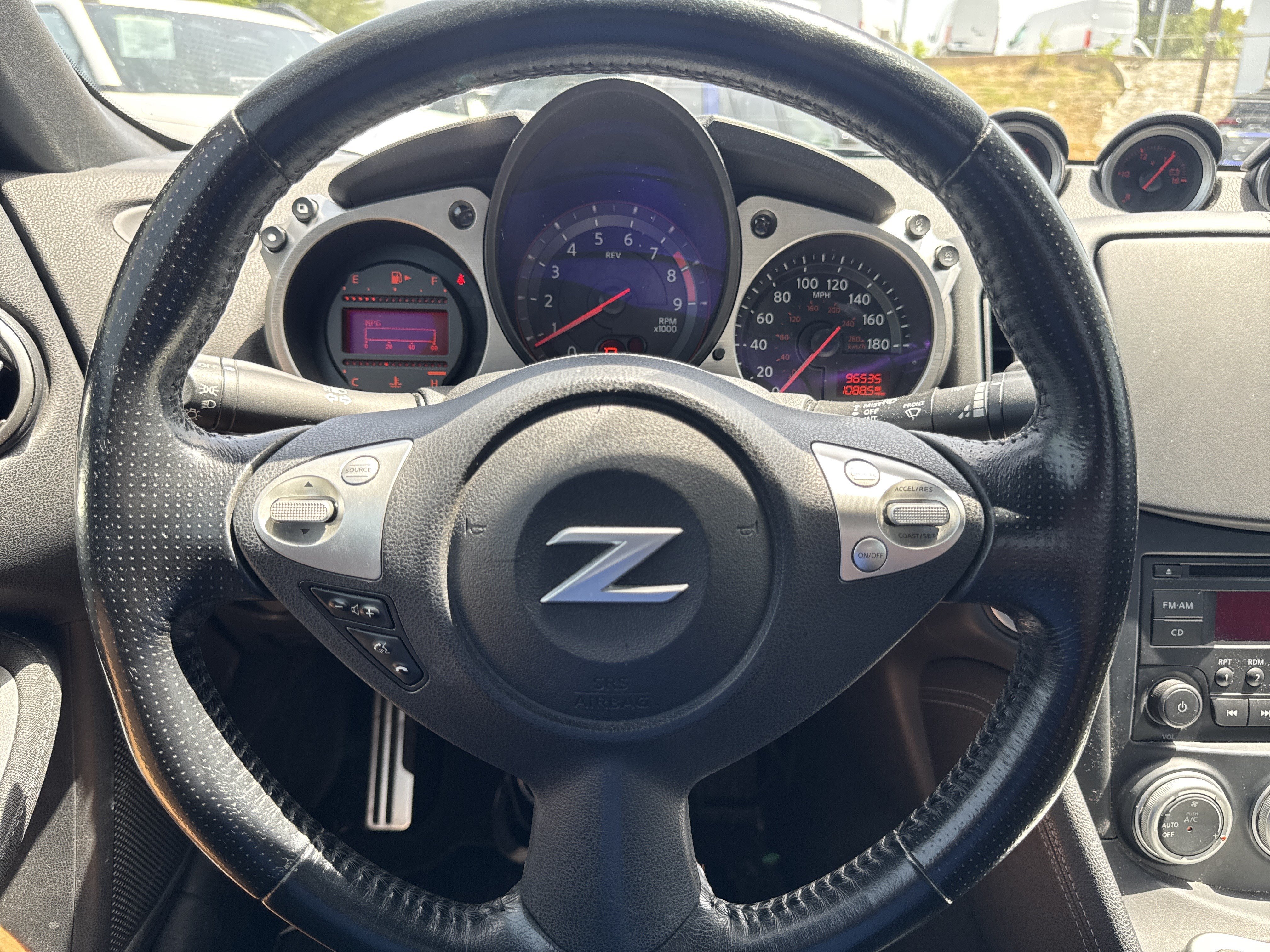 Used 2017 Nissan 370Z Coupe RWD image 11