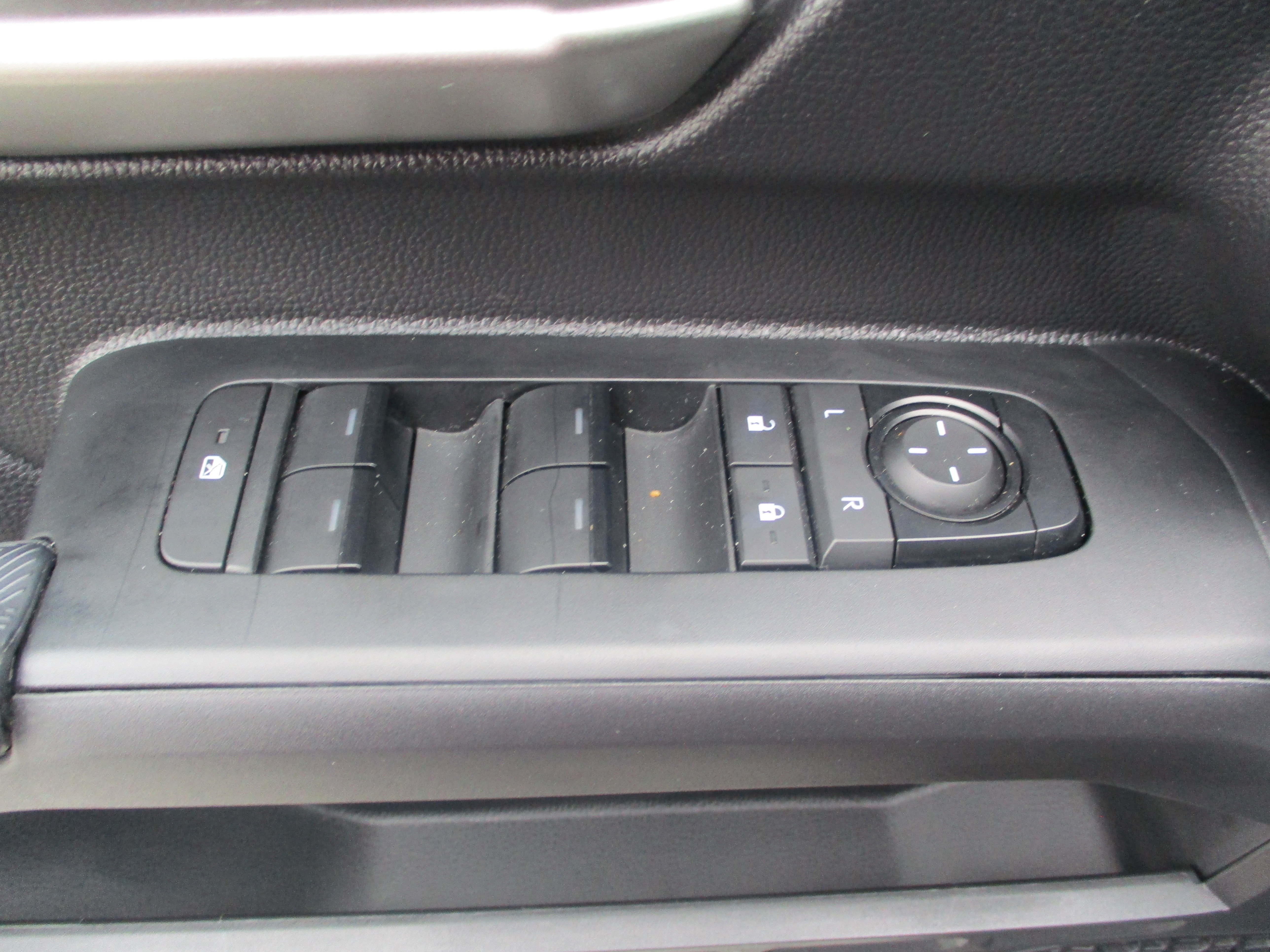 Used 2024 Toyota Tacoma TRD Sport RWD image 16