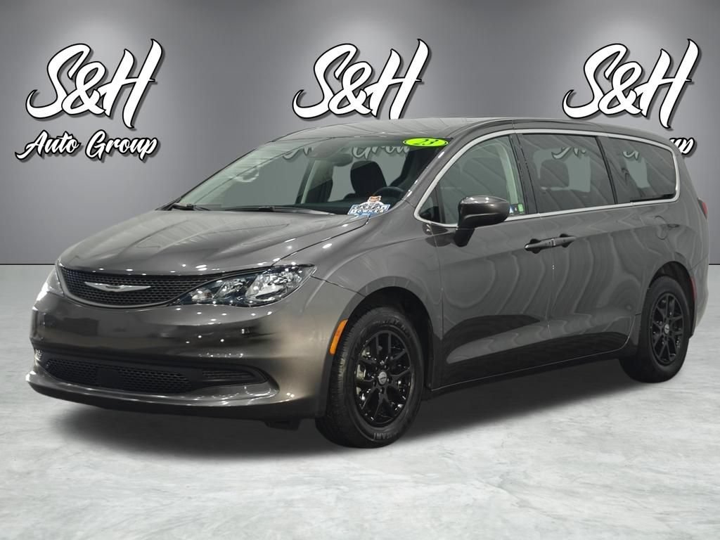 Used 2023 Chrysler Voyager LX FWD image 13