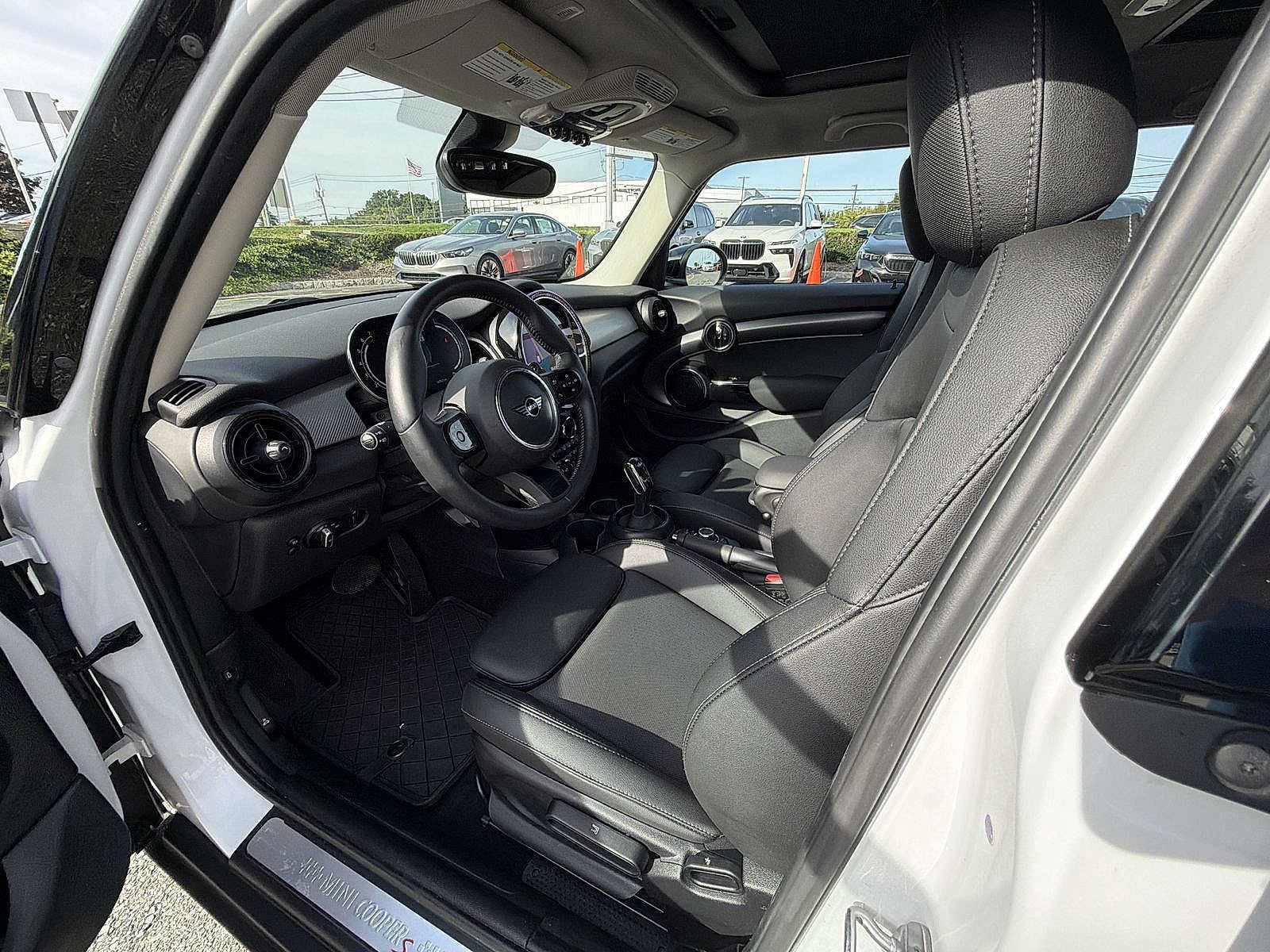 Used 2024 MINI Cooper S FWD image 10