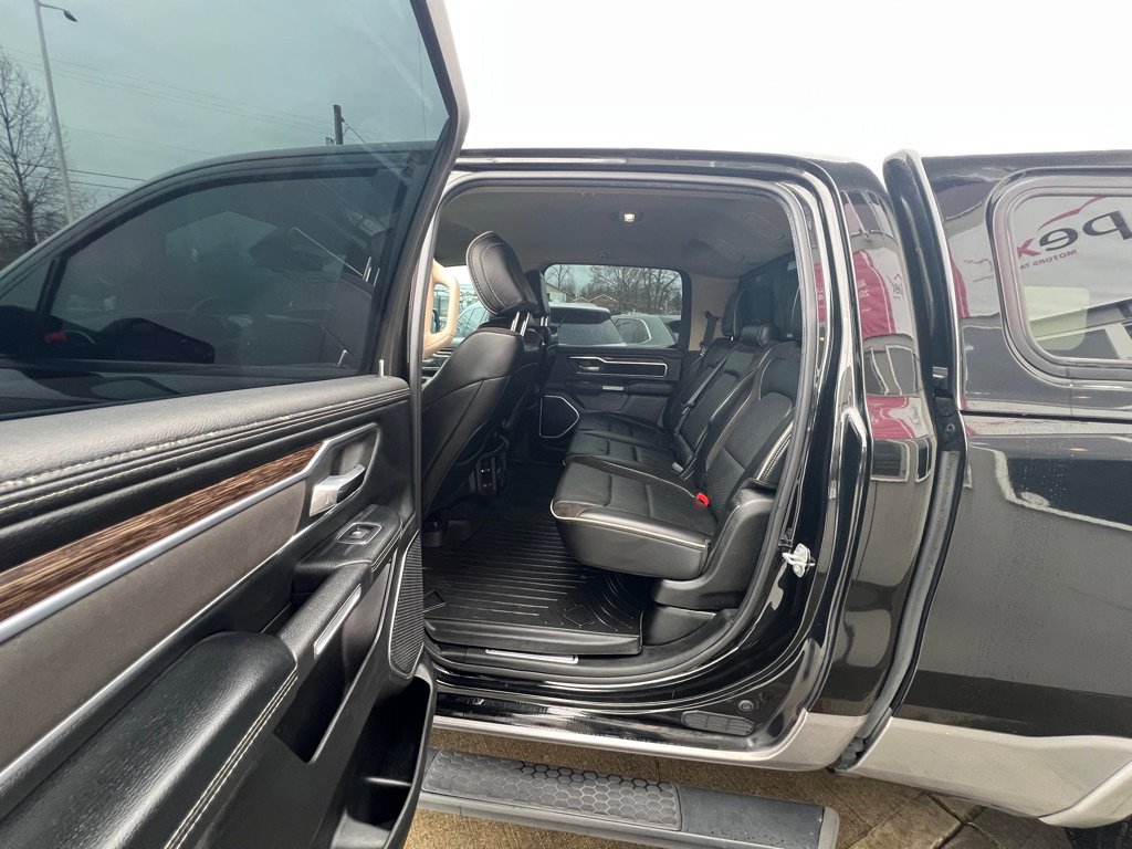 Used 2019 RAM 1500 Laramie AWD/4WD image 11