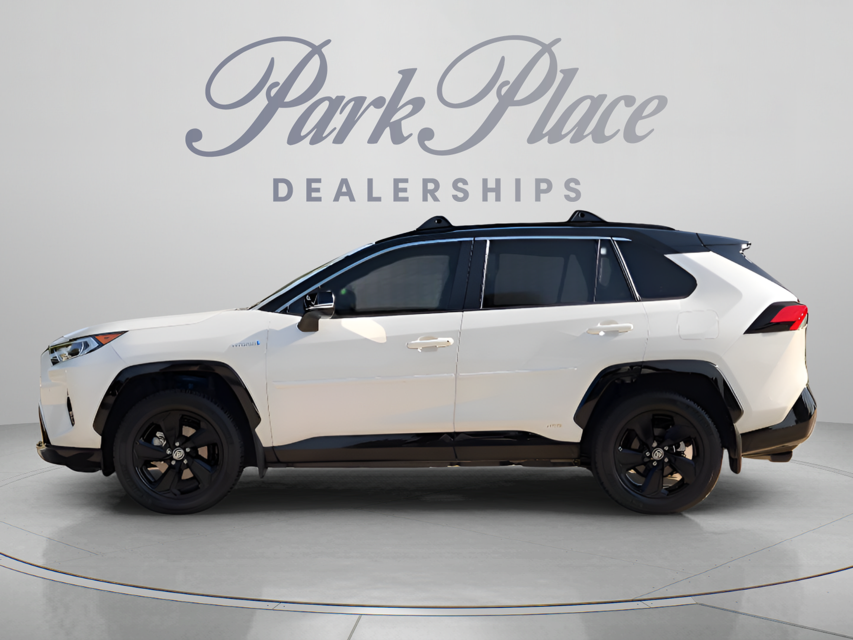 Used 2021 Toyota RAV4 XSE AWD/4WD image 2
