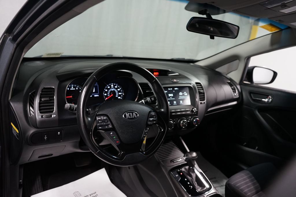 Used 2018 Kia Forte S image 11