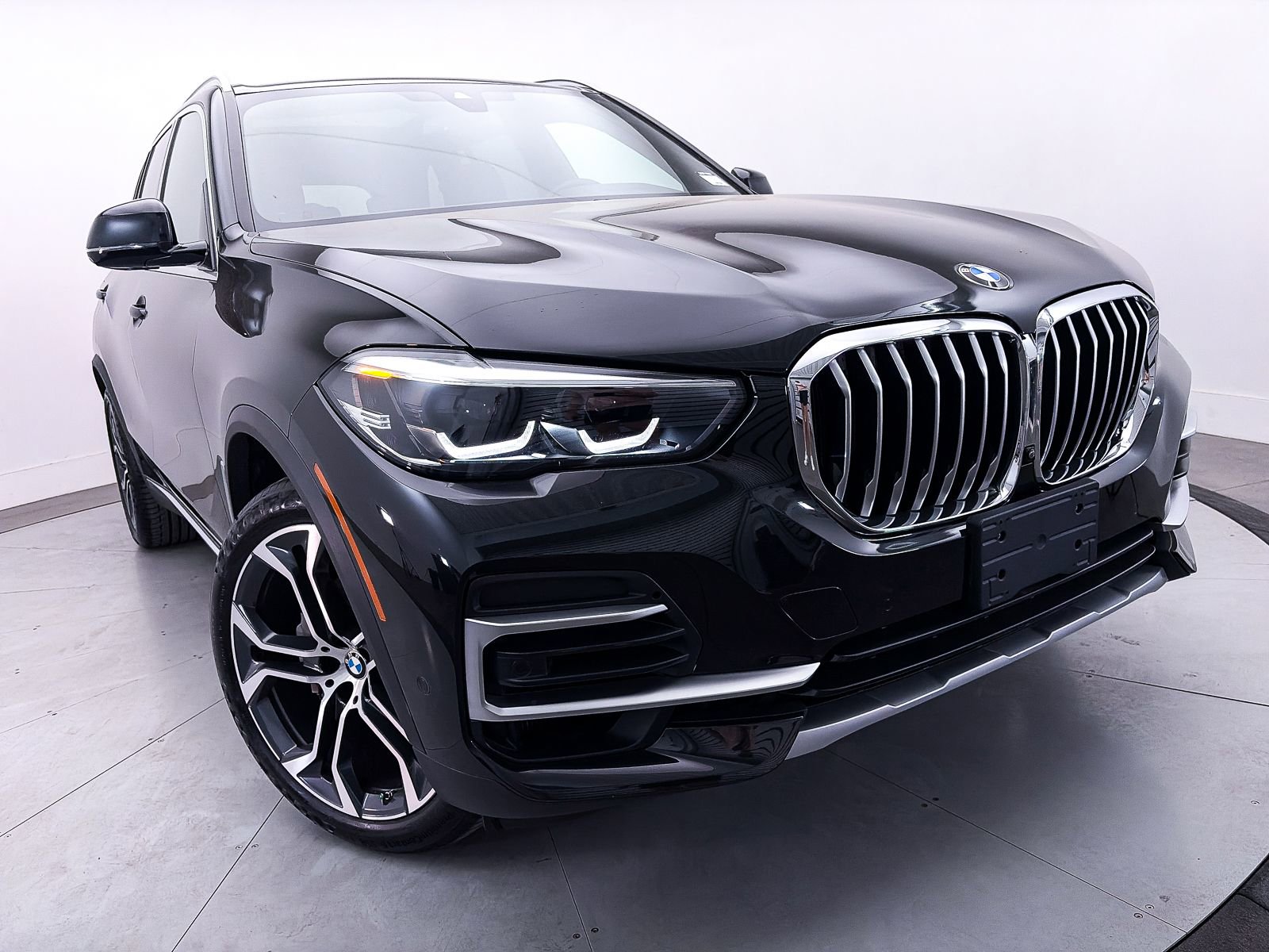 Used 2022 BMW X5 xDrive40i w/ Climate Comfort Package AWD/4WD image 8