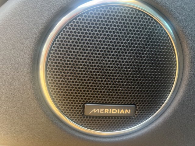 Used 2025 Land Rover Discovery Sport Dynamic SE image 16