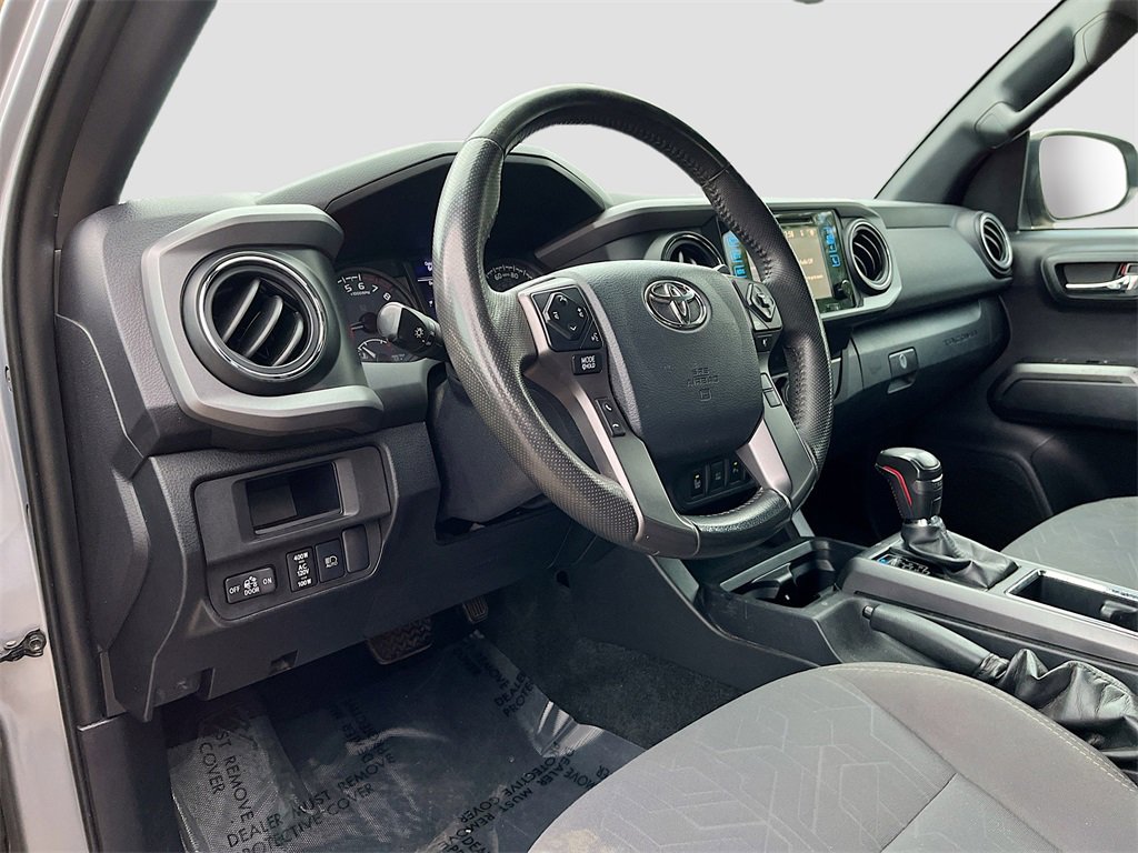 Used 2019 Toyota Tacoma w/ TRD Off-Road Package image 9