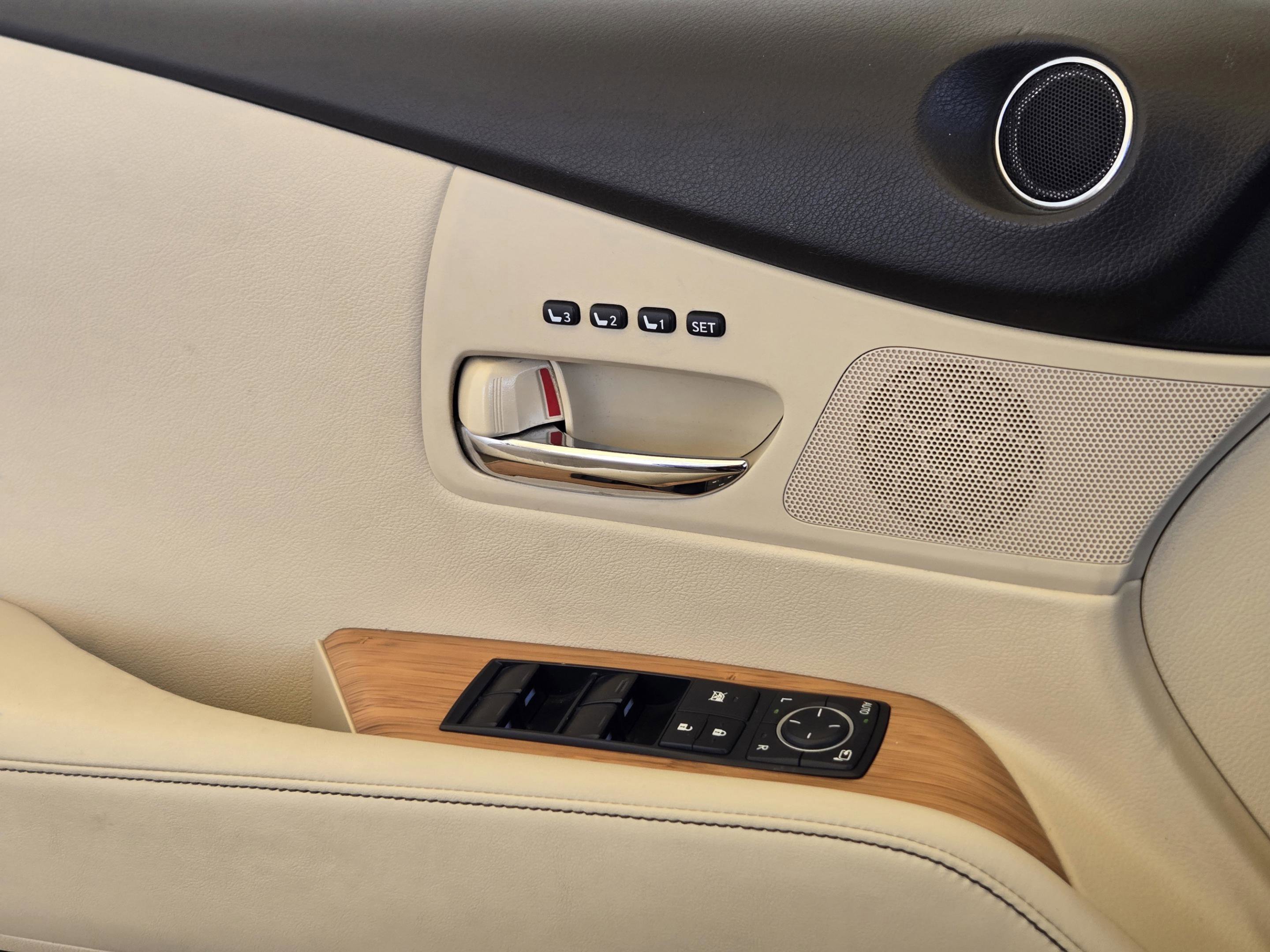 Used 2015 Lexus RX 450h FWD image 23