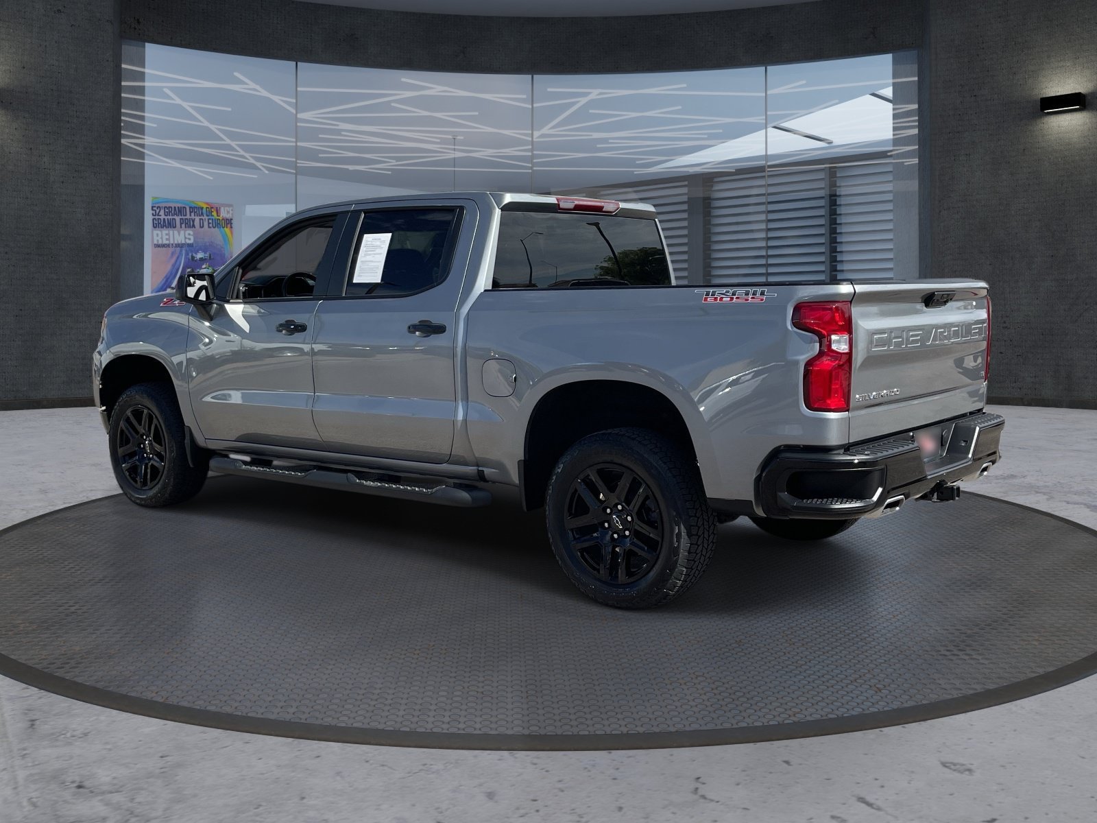 Used 2025 Chevrolet Silverado 1500 LT Trail Boss w/ Protection Package AWD/4WD image 4