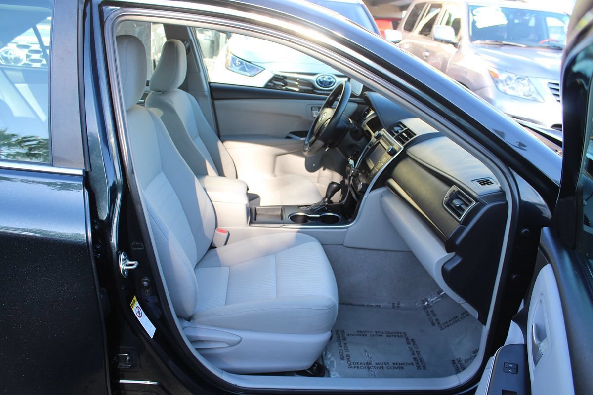 Used 2015 Toyota Camry LE FWD image 19