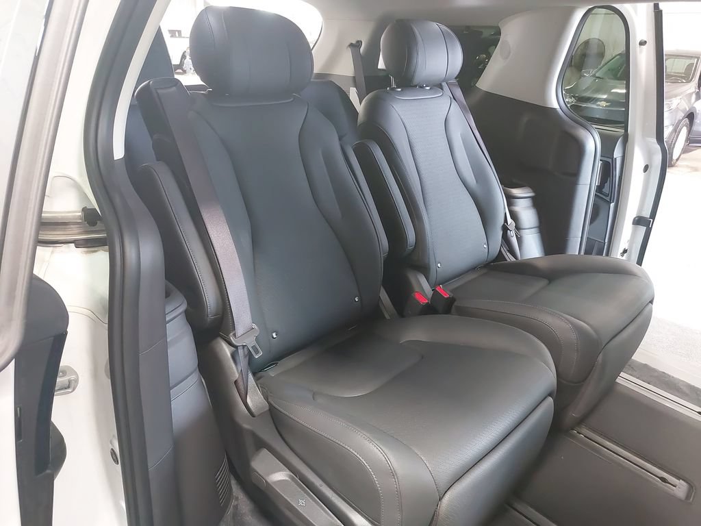 Used 2026 Kia Carnival SX Prestige FWD image 12