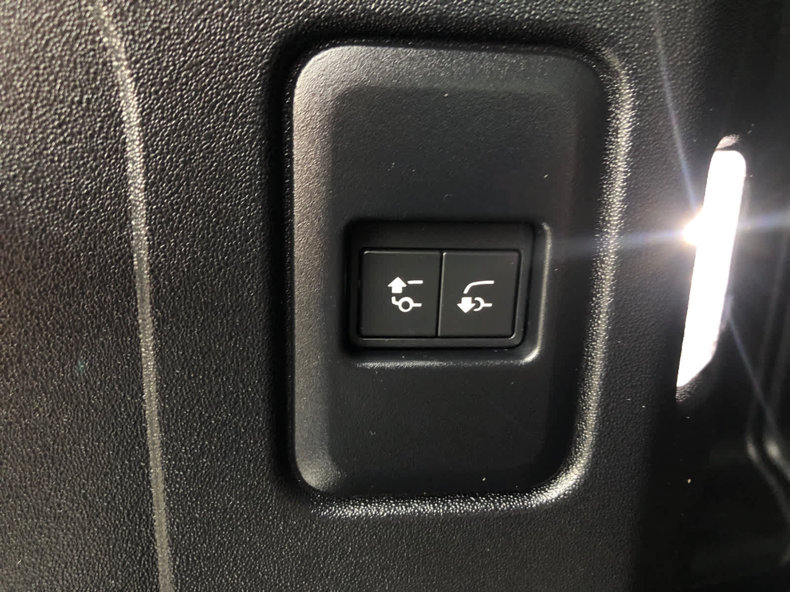 Used 2023 Land Rover Defender 110 SE AWD/4WD image 31