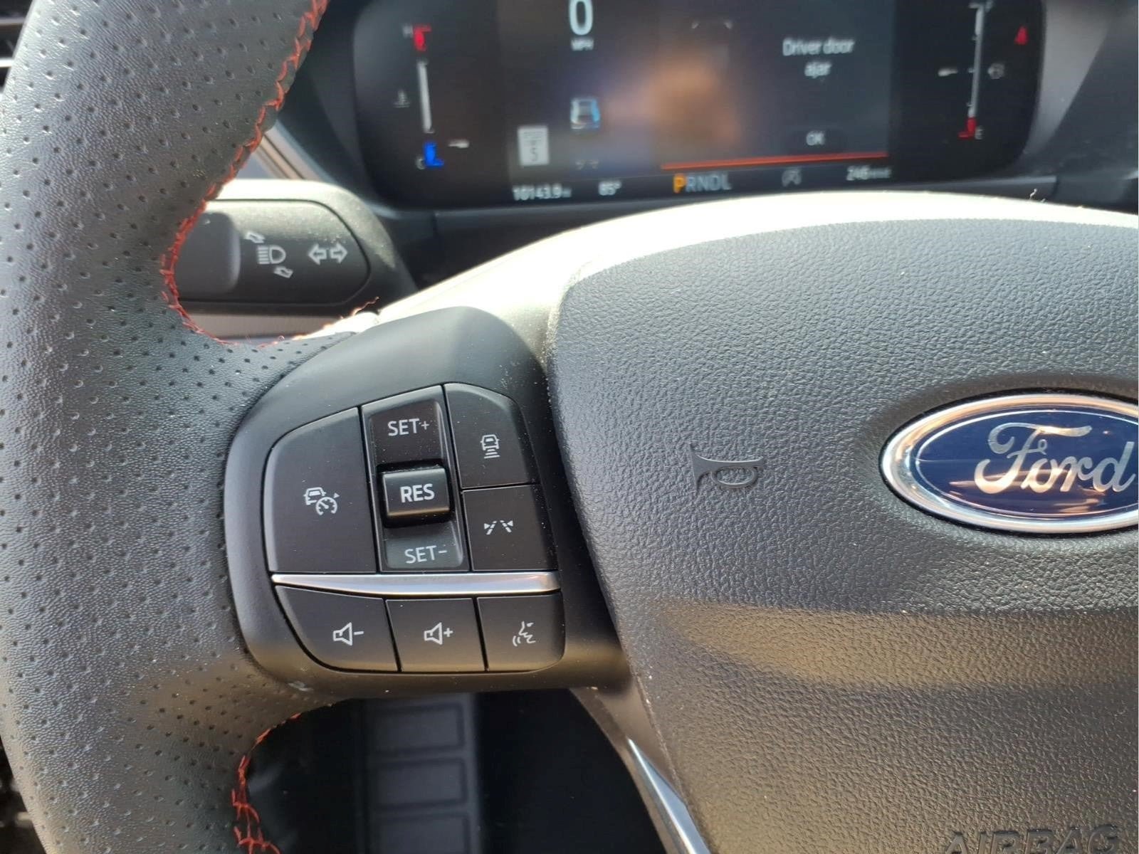 Used 2025 Ford Escape ST-Line w/ Tech Pack #1 AWD/4WD image 15