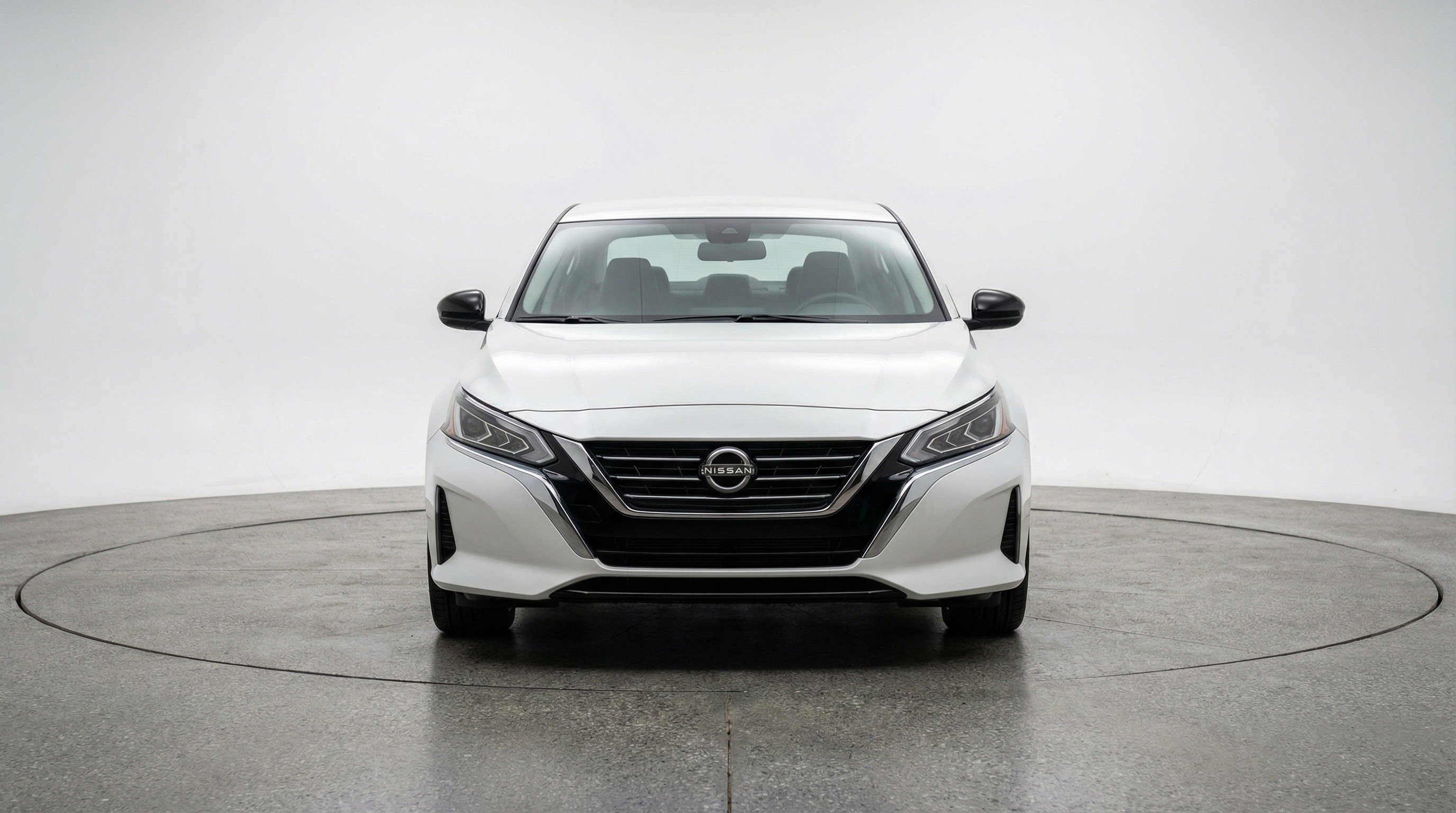 Used 2025 Nissan Altima 2.5 SV image 2