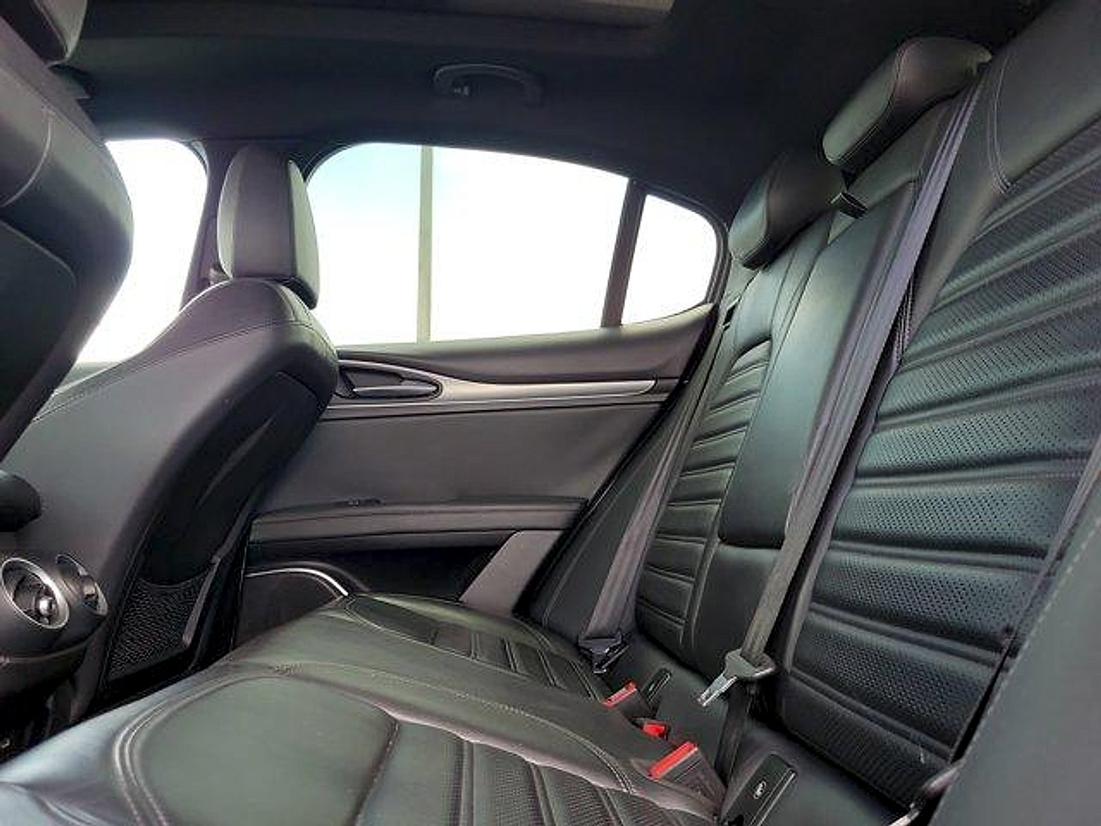 Used 2018 Alfa Romeo Stelvio Ti Sport AWD/4WD image 12
