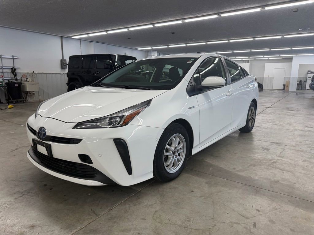 Used 2021 Toyota Prius LE FWD image 1