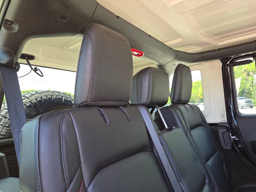 Used 2021 Jeep Wrangler Unlimited Rubicon AWD/4WD image 19