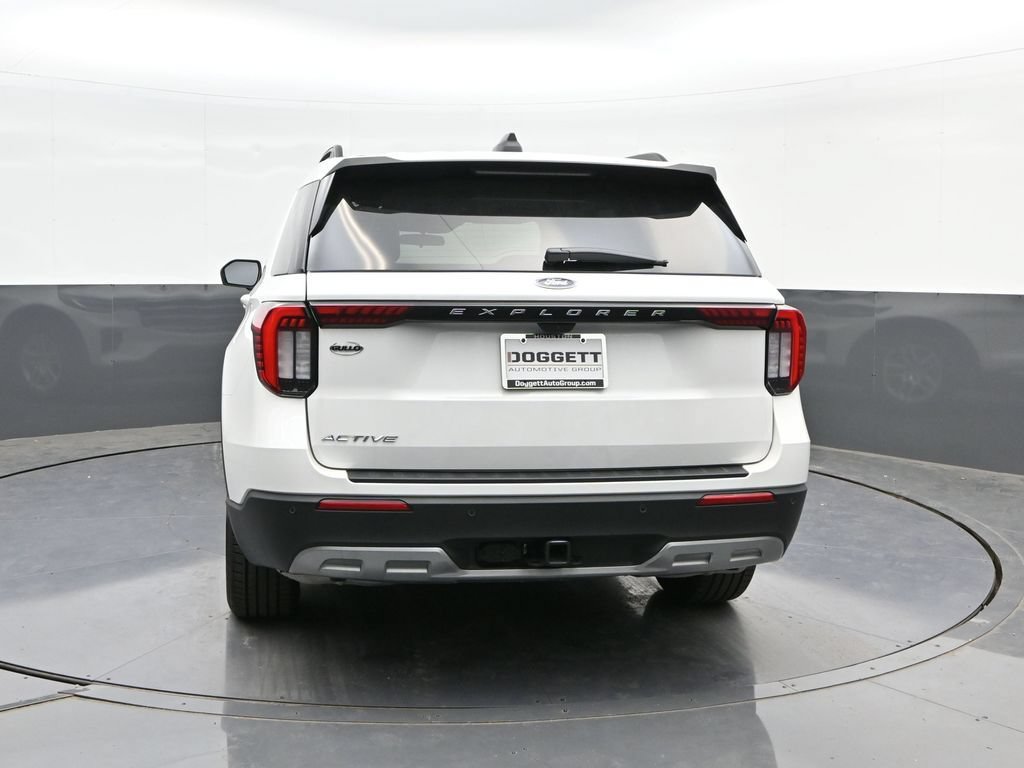 Certified 2025 Ford Explorer Active w/ Active Comfort Package RWD image 8
