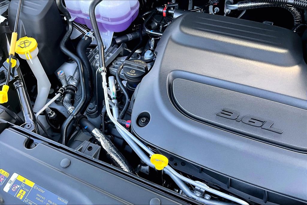 New 2025 Chrysler Voyager LX FWD image 20