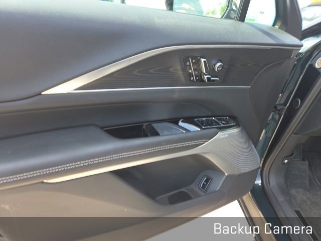 Used 2025 Cadillac Lyriq Luxury w/ LPO, Floor Liner Package AWD/4WD image 10