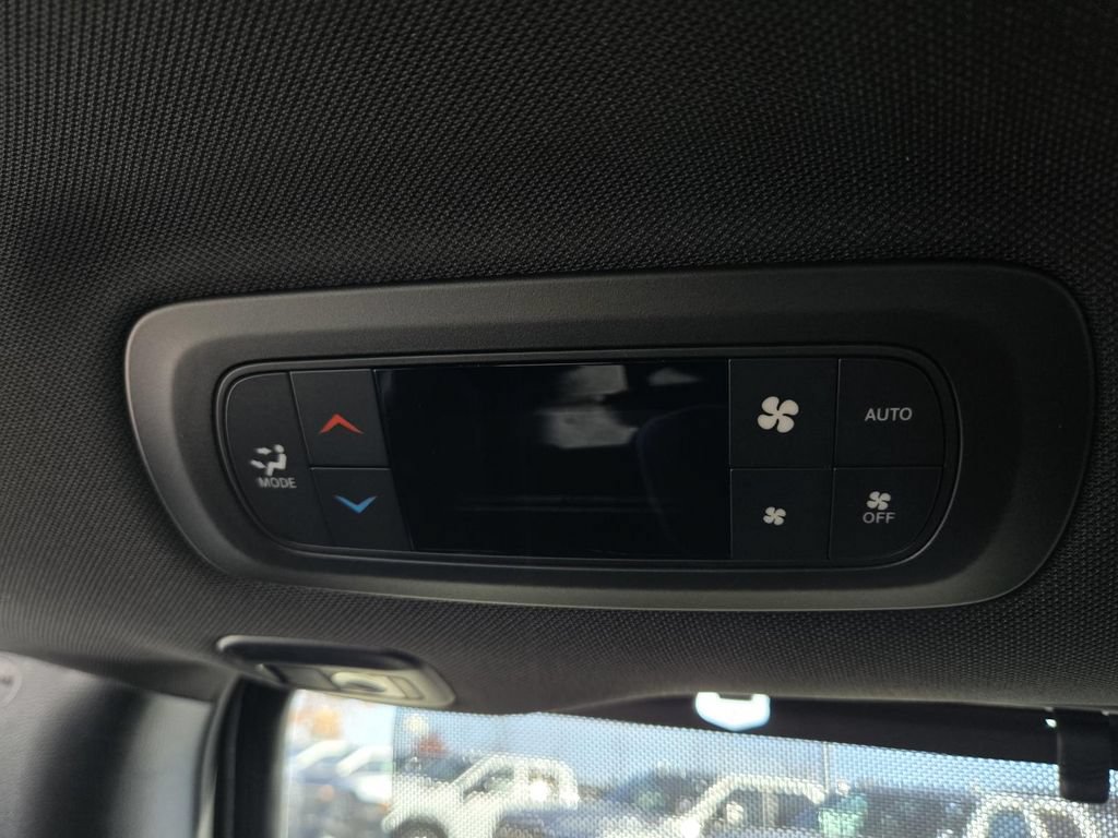 New 2026 Chrysler Pacifica Limited w/ S Appearance Package FWD image 15