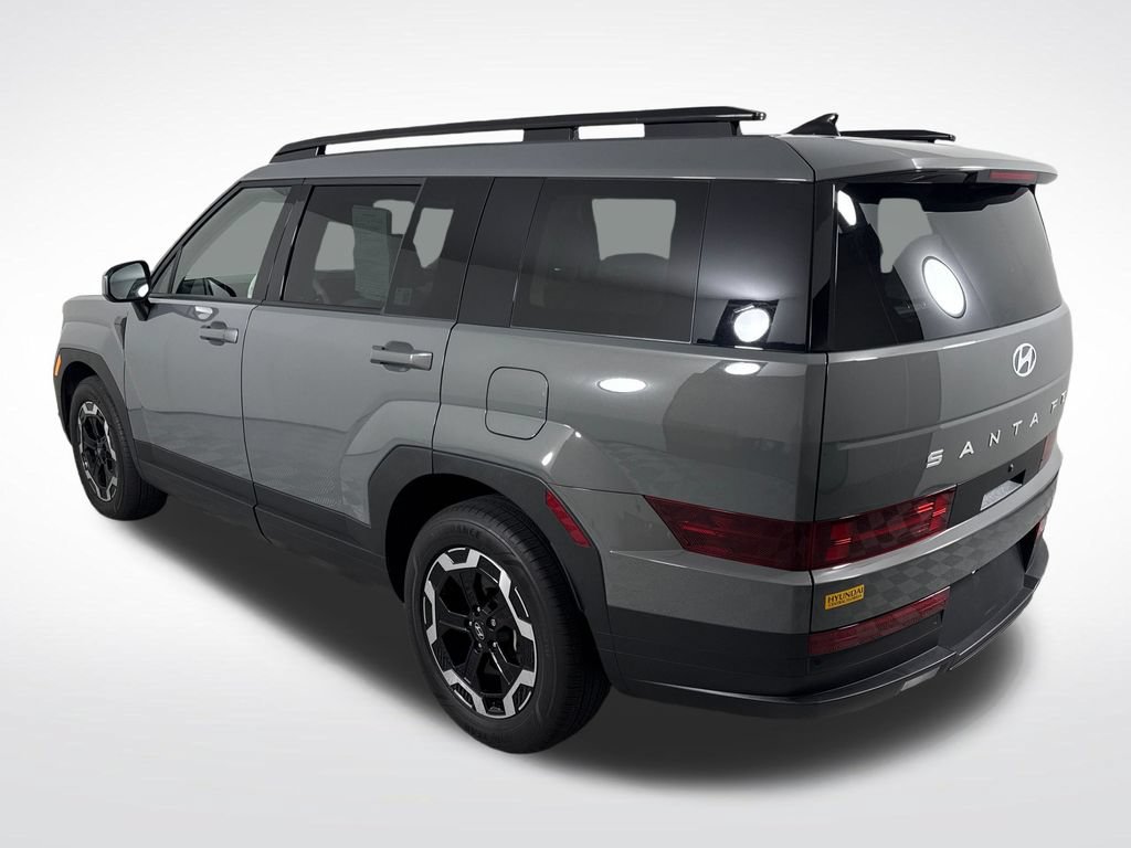 Used 2025 Hyundai Santa Fe SEL FWD image 6