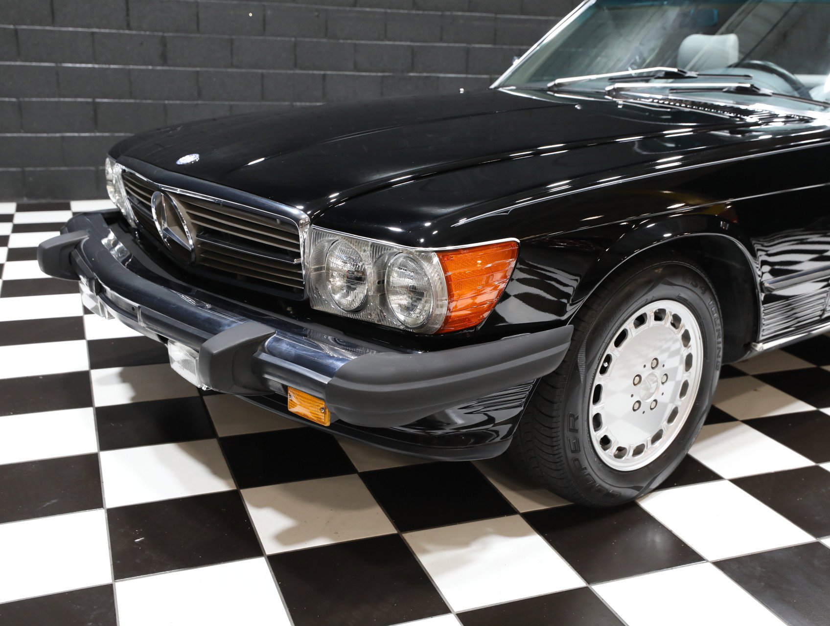 Used 1989 Mercedes-Benz 560 SL image 12