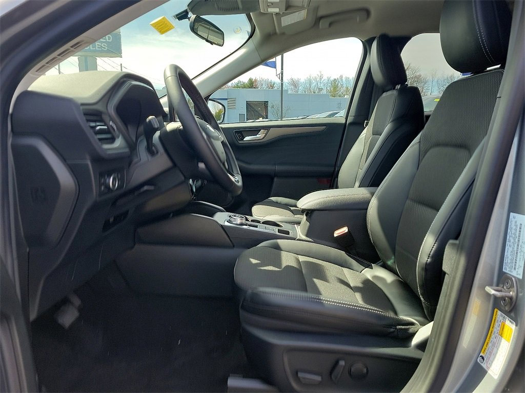 New 2024 Ford Escape SE image 6