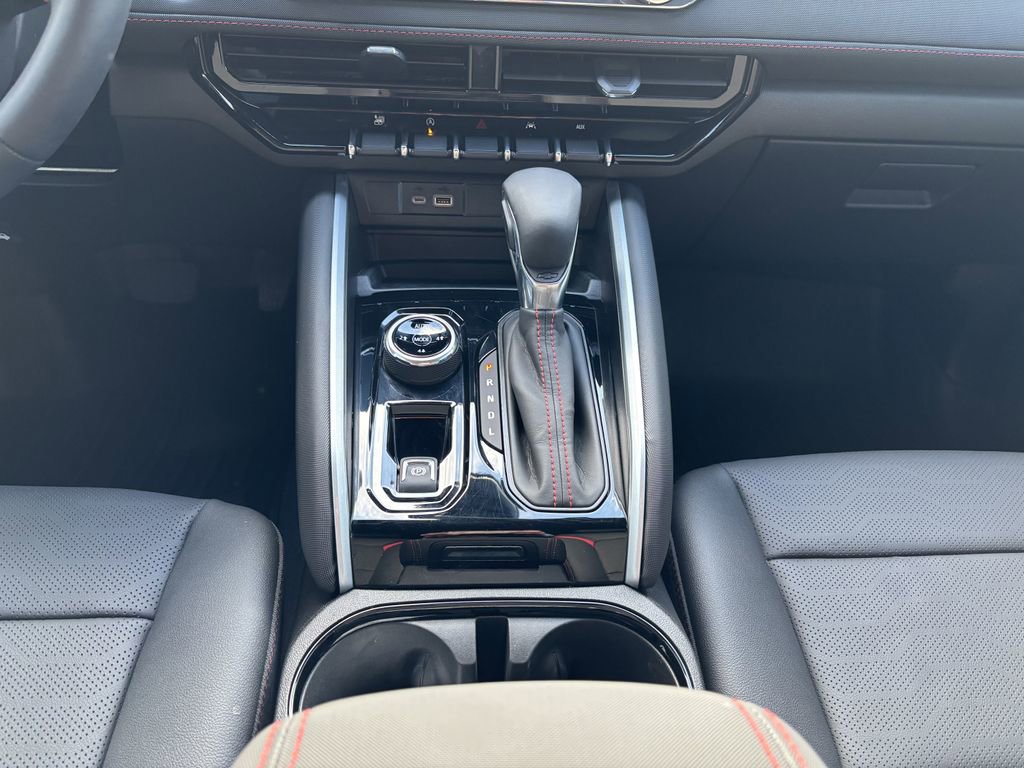 Used 2025 Chevrolet Colorado Z71 w/ Technology Package image 20