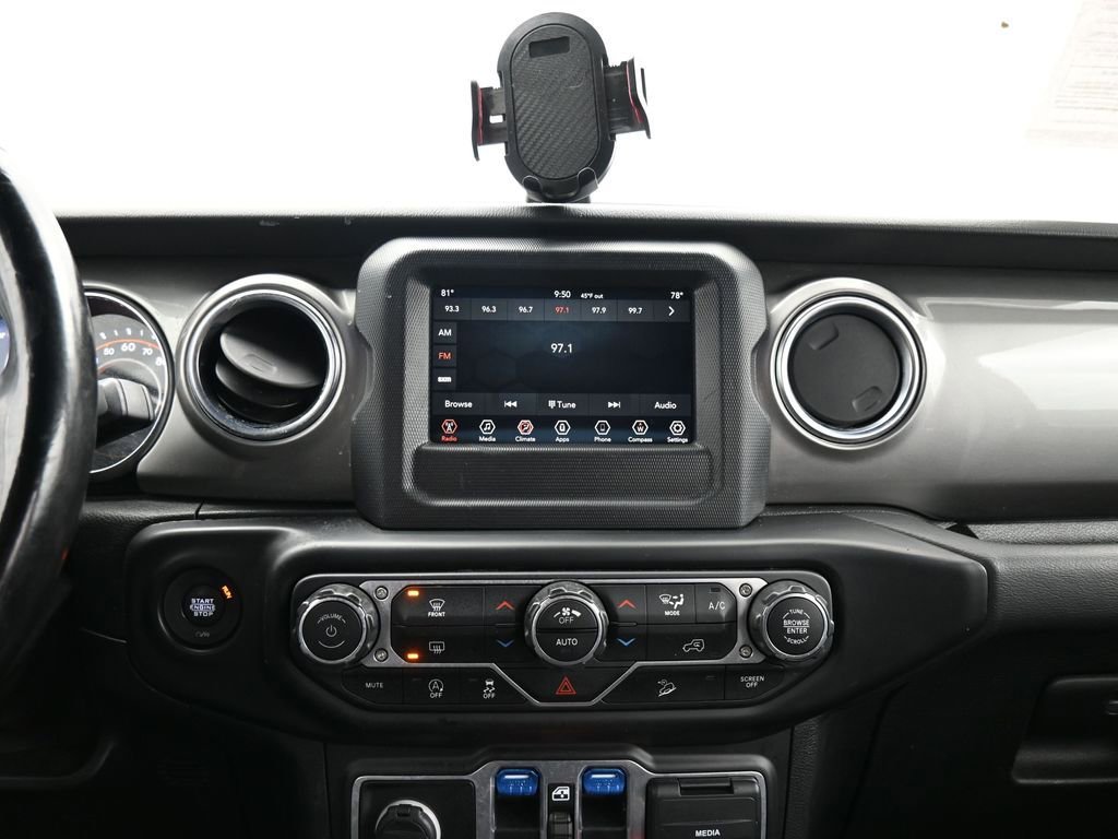Used 2020 Jeep Wrangler Unlimited Sahara AWD/4WD image 23
