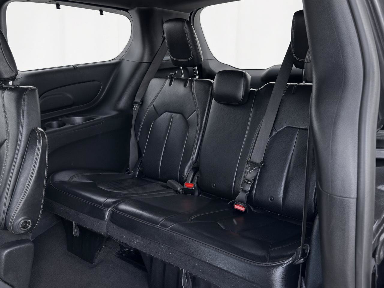 Used 2021 Chrysler Pacifica Touring-L w/ S Appearance Package FWD image 14