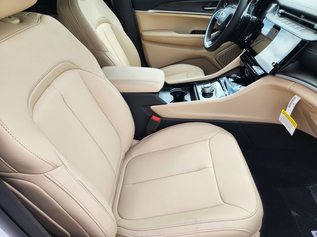 New 2026 Jeep Grand Cherokee Limited image 9